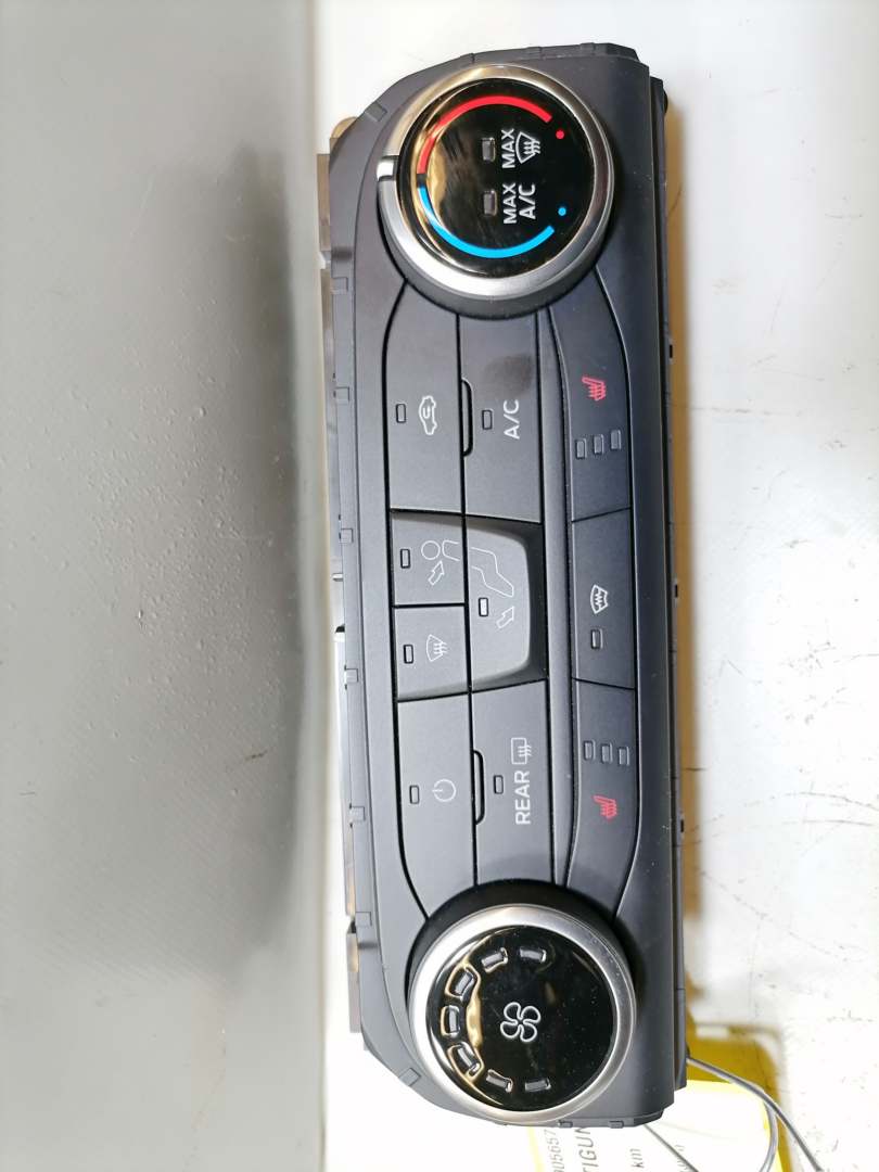 Ford Fiesta MK7 original Heizungsregulierung Klimabedienteil Bj.2019